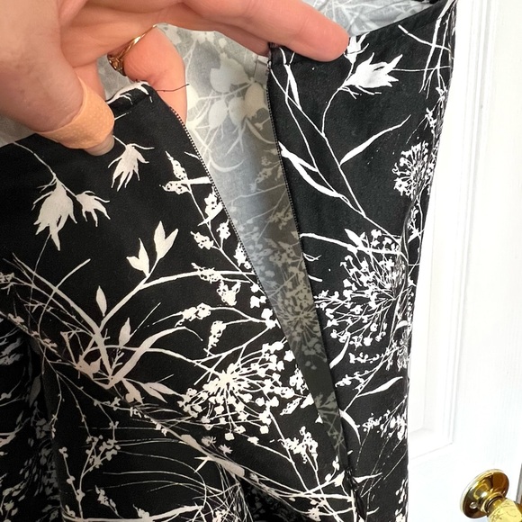 Villager by Liz Claiborne Black & White Floral A-Line Skirt - Picture 2 of 6